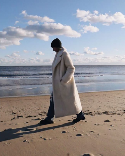 LISA AIKEN IN LOVE COAT