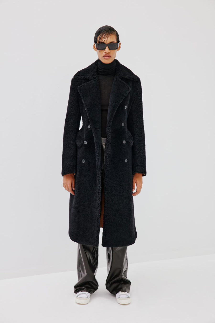 Curvy Coat | Semi-Curly Merino Shearling – Black