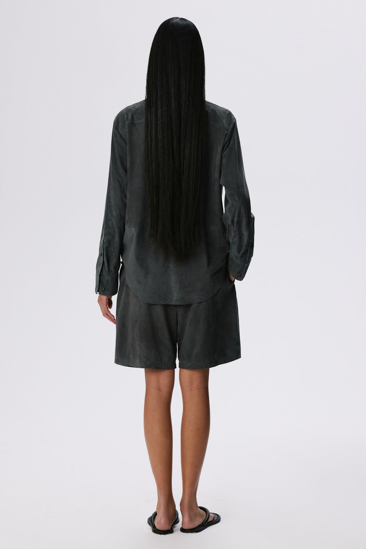 Divine Shirt | Metis Suede – Graphite