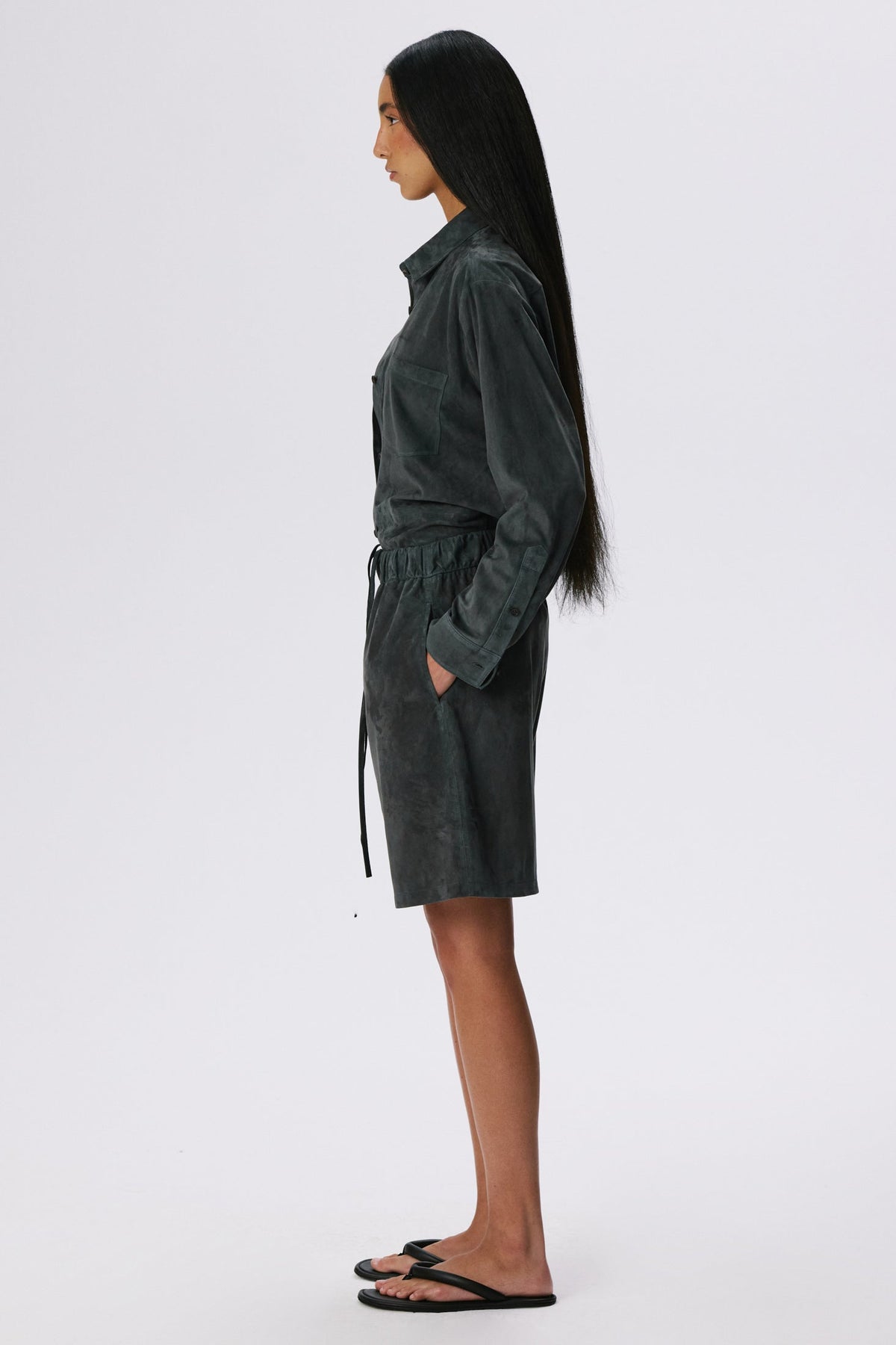 Pull-On Lounge Shorts | Metis Suede – Graphite