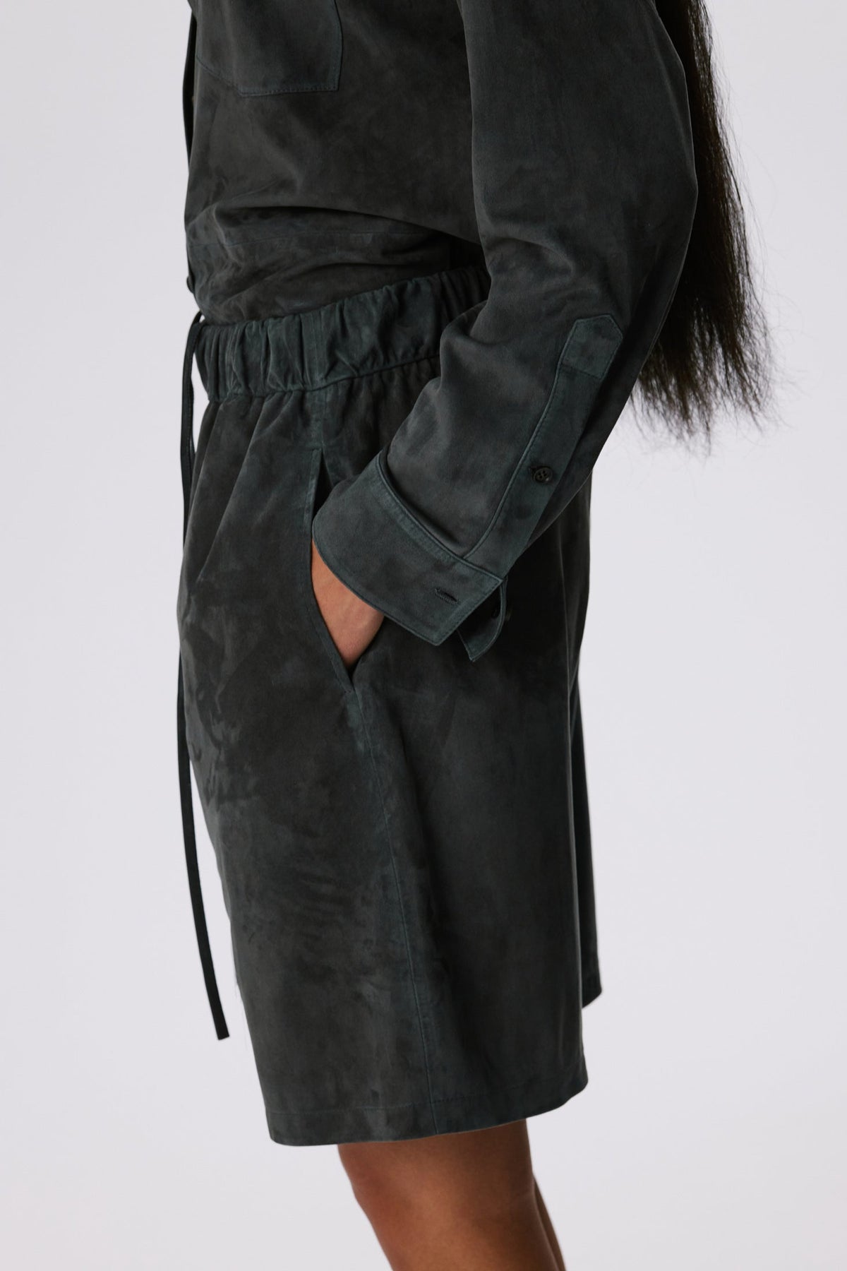Pull-On Lounge Shorts | Metis Suede – Graphite