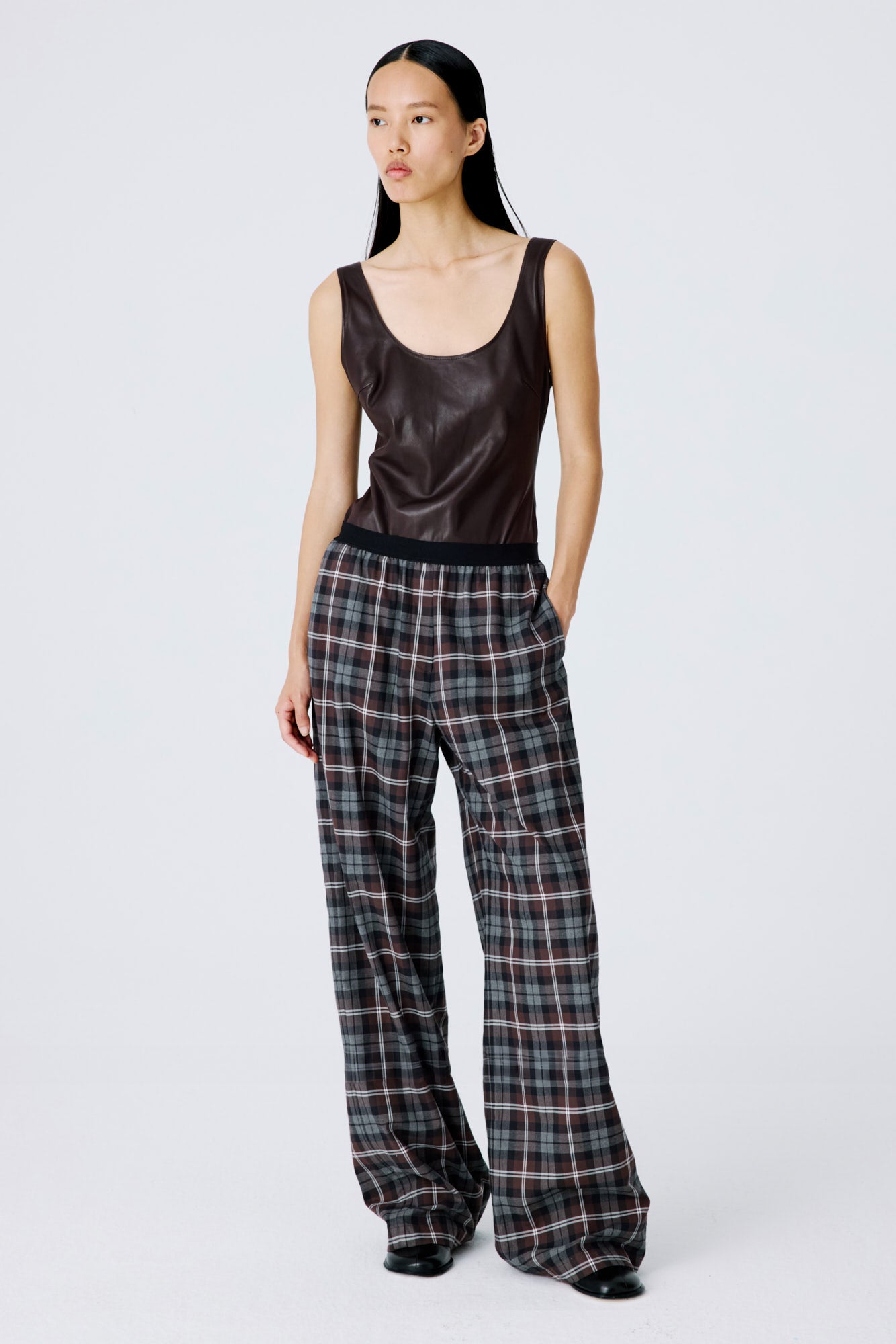 Lounge Pants In Plaid Flannel - Dark Brown