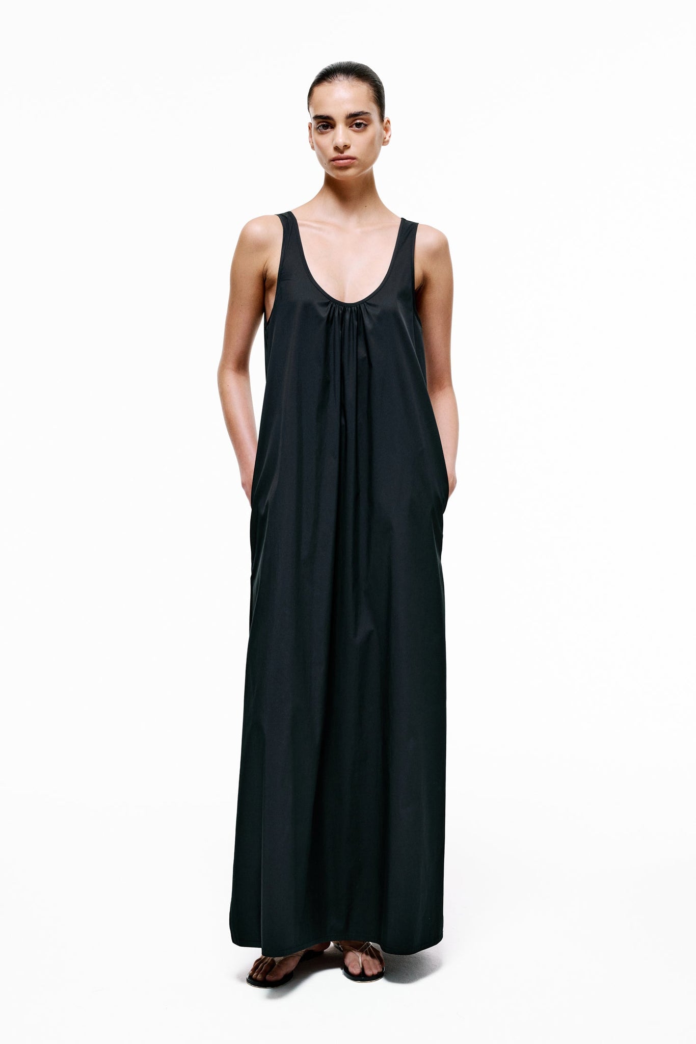 Silent Escape Dress in Cotton Poplin - Black