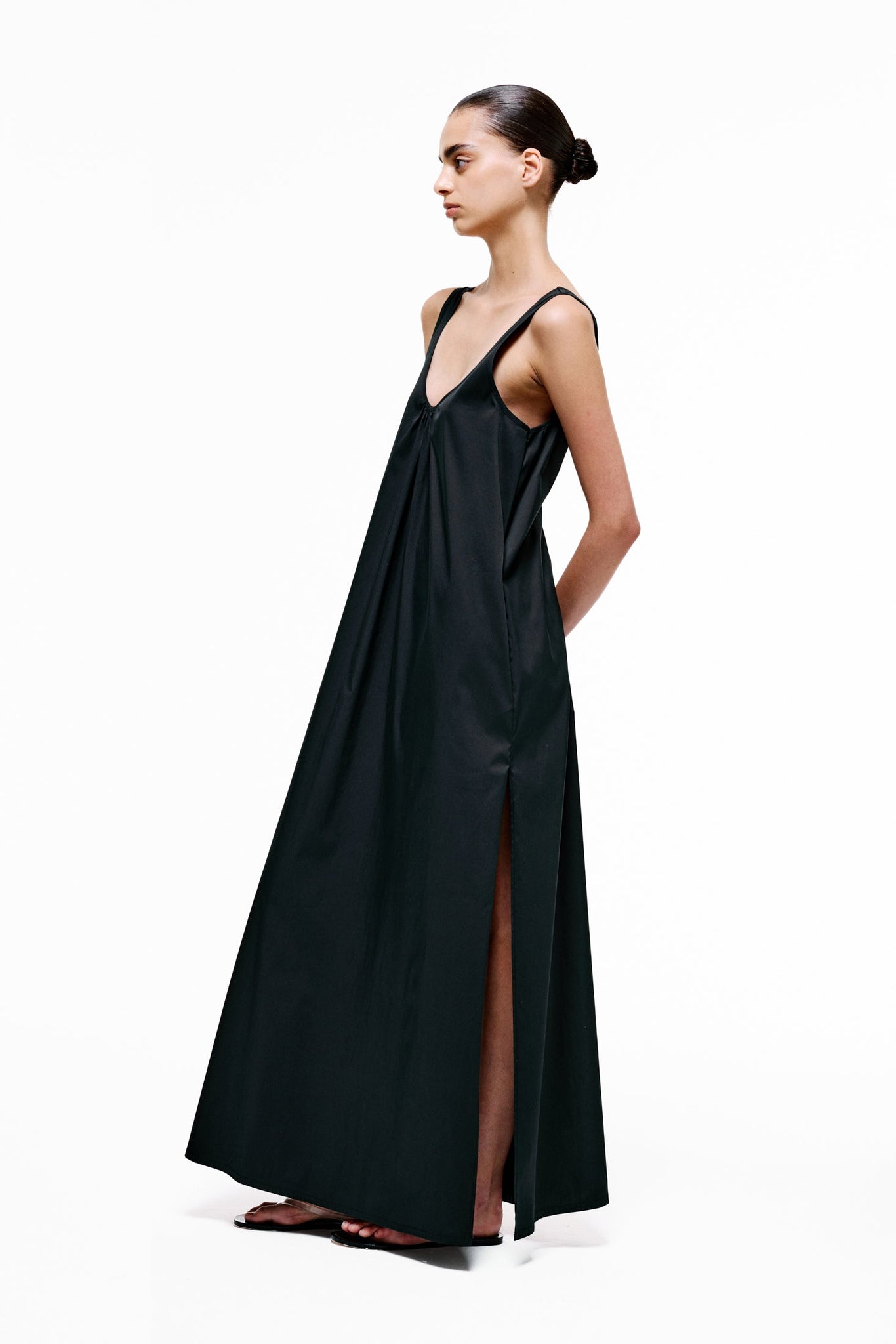 Silent Escape Dress in Cotton Poplin - Black