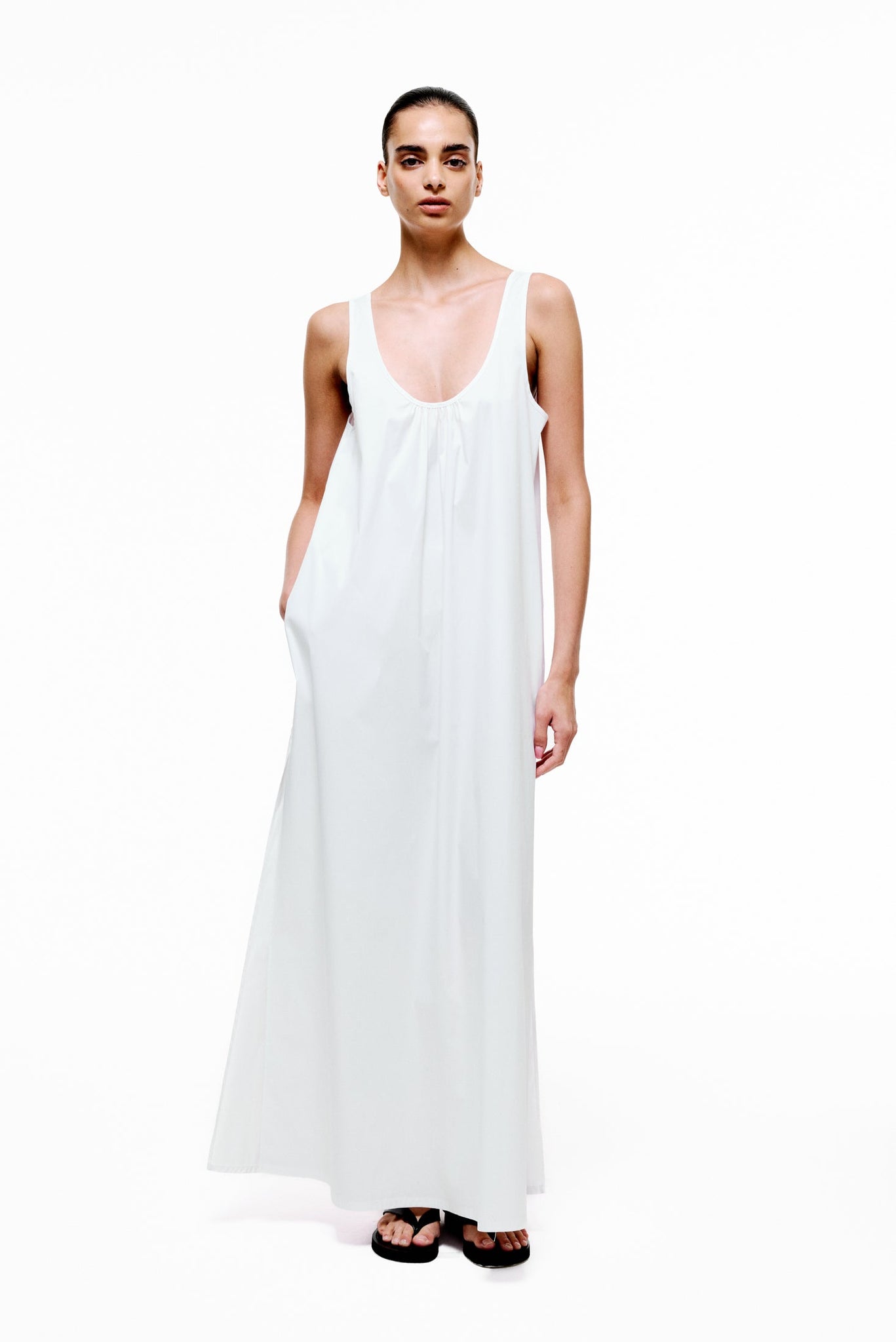 Silent Escape Dress in Cotton Poplin - White