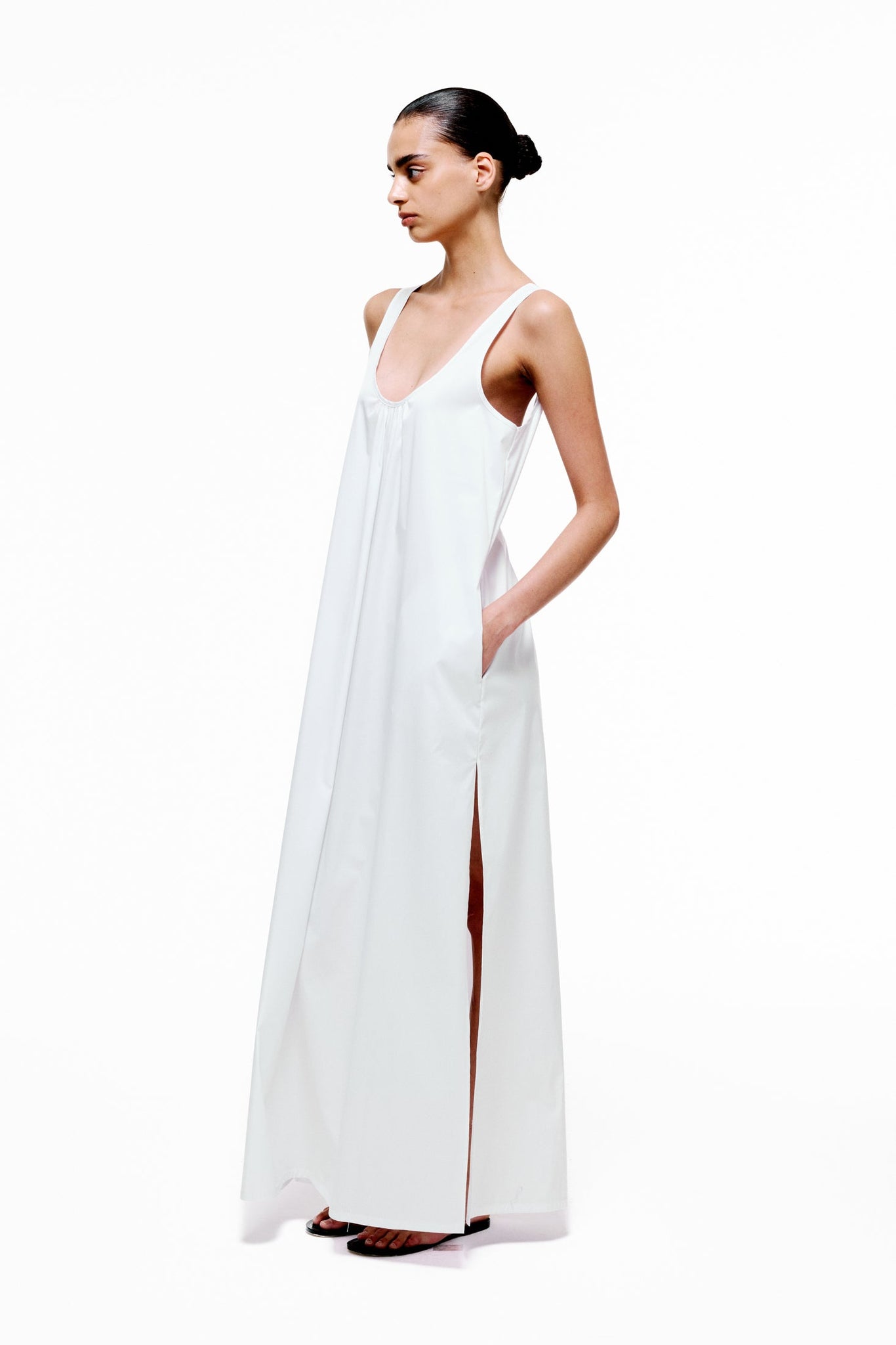 Silent Escape Dress in Cotton Poplin - White