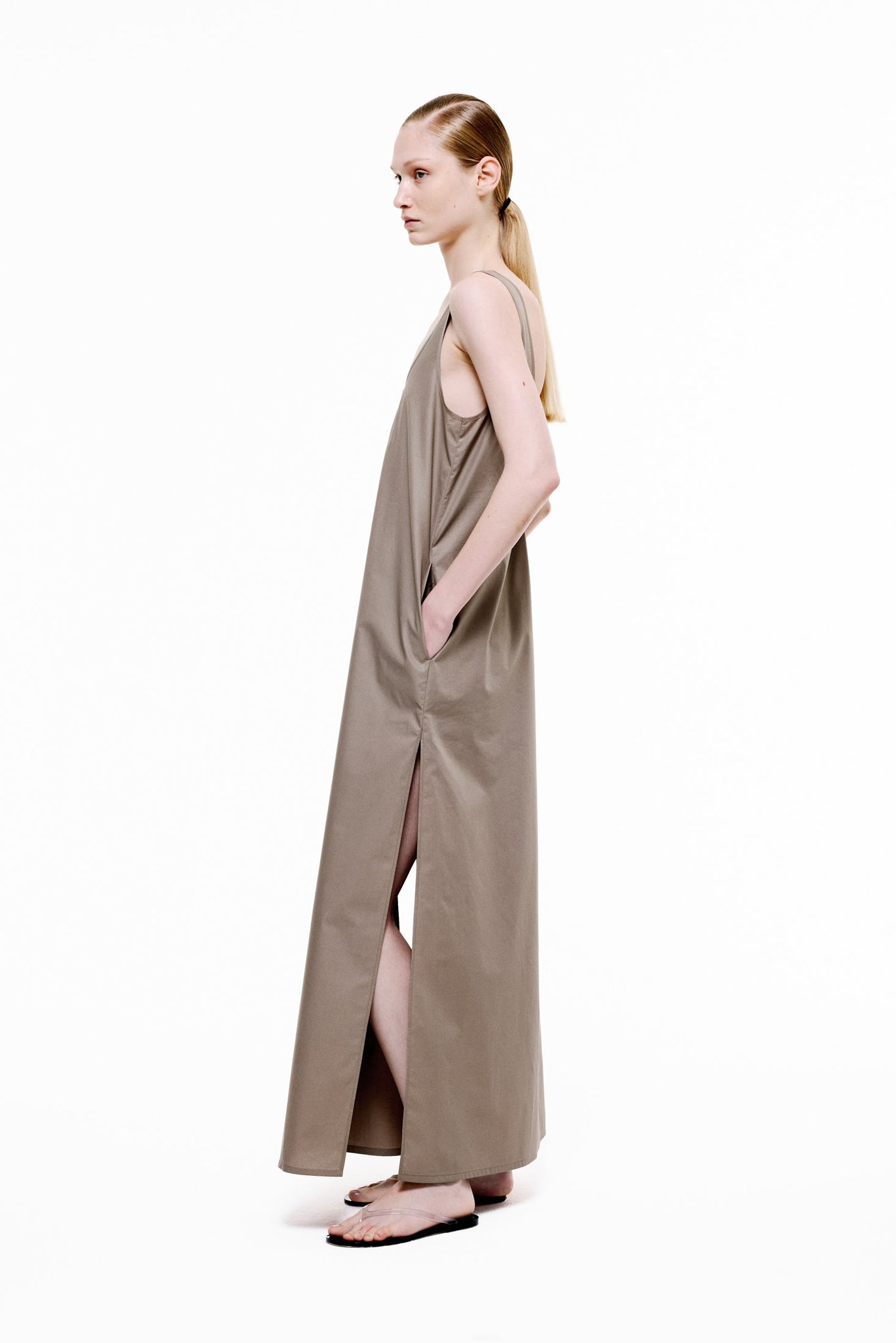 Silent Escape Dress in Cotton Poplin - Light Taupe