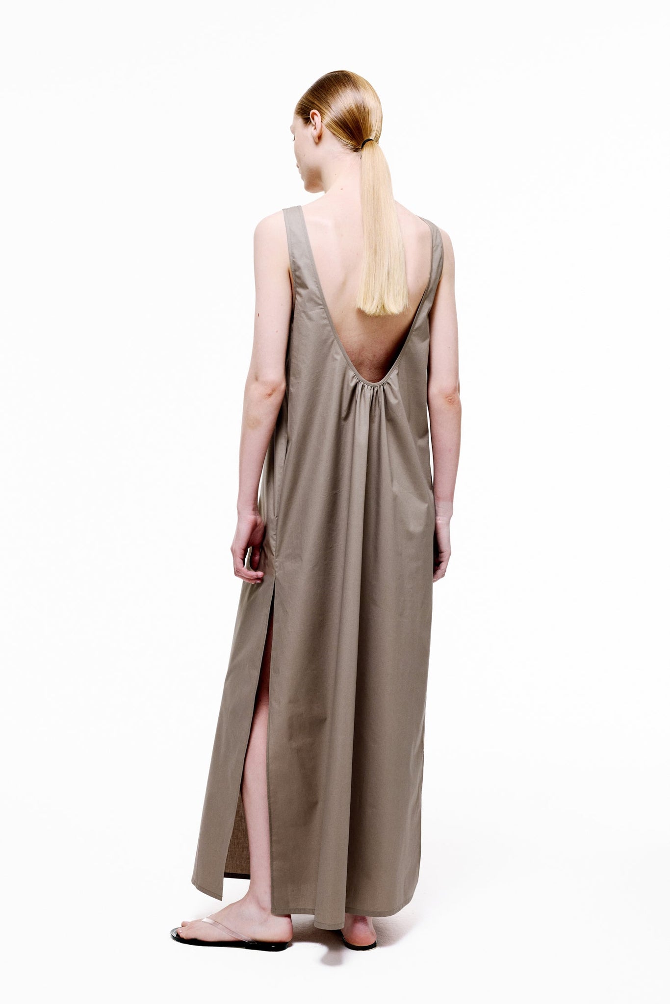 Silent Escape Dress in Cotton Poplin - Light Taupe