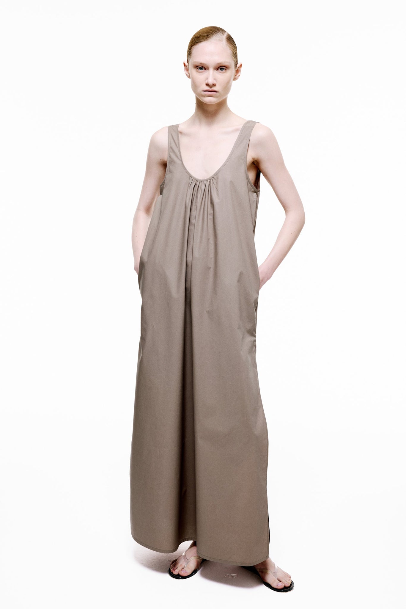 Silent Escape Dress in Cotton Poplin - Light Taupe