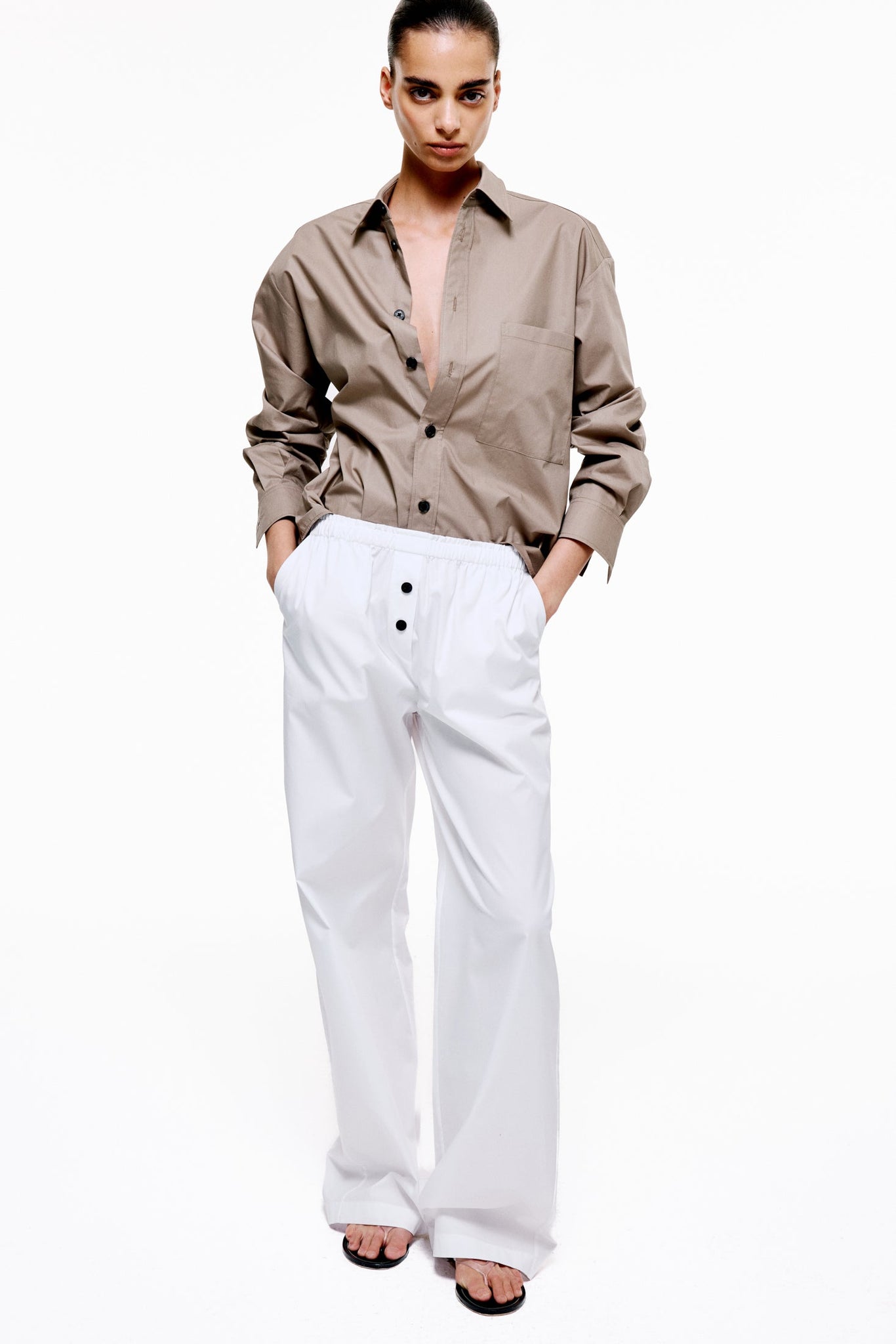 Everyday Icon Shirt in Cotton Poplin -  Light Taupe