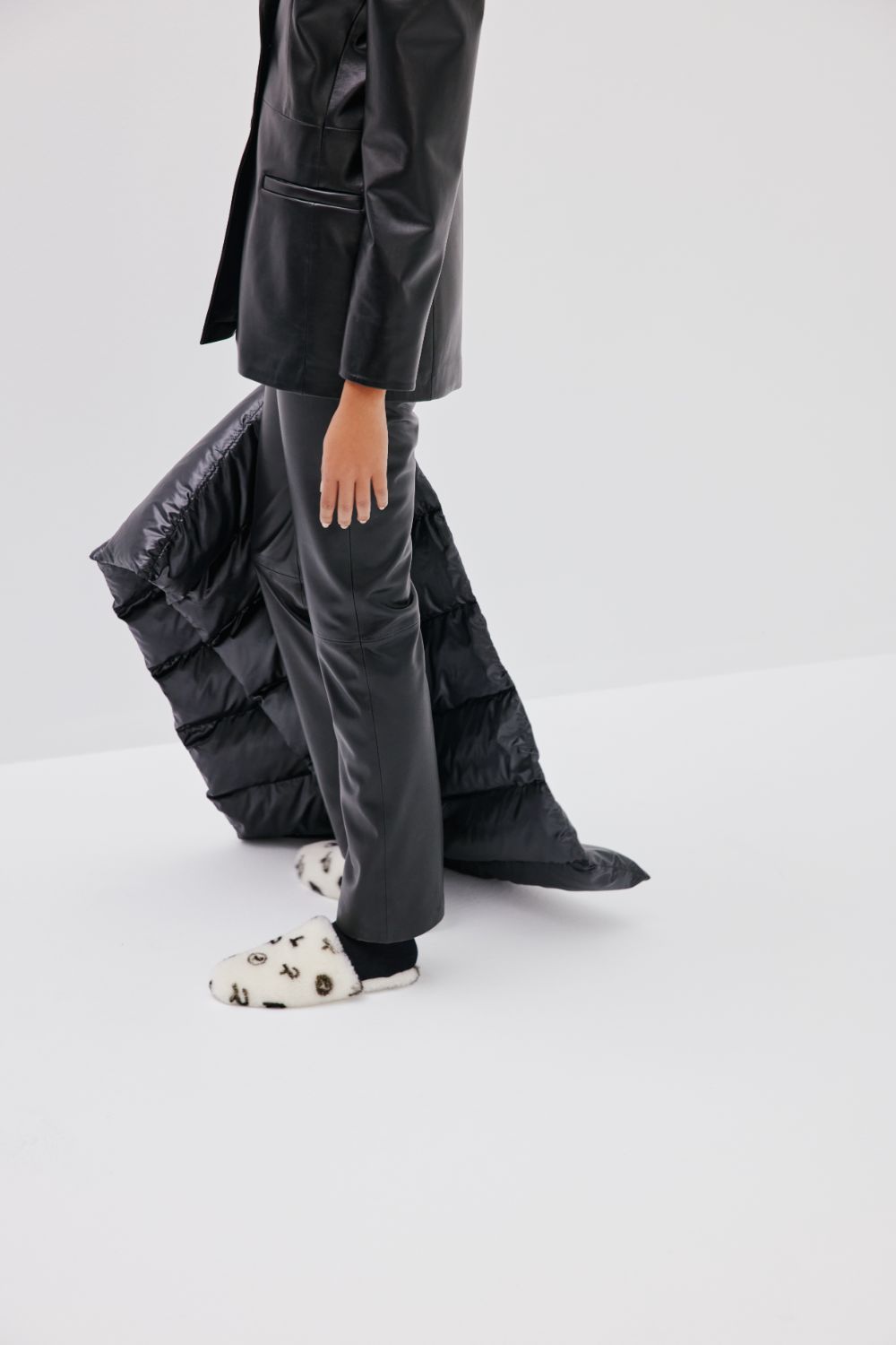 "Home Everywhere" Shearling Slippers - Ivory - Common Leisure 