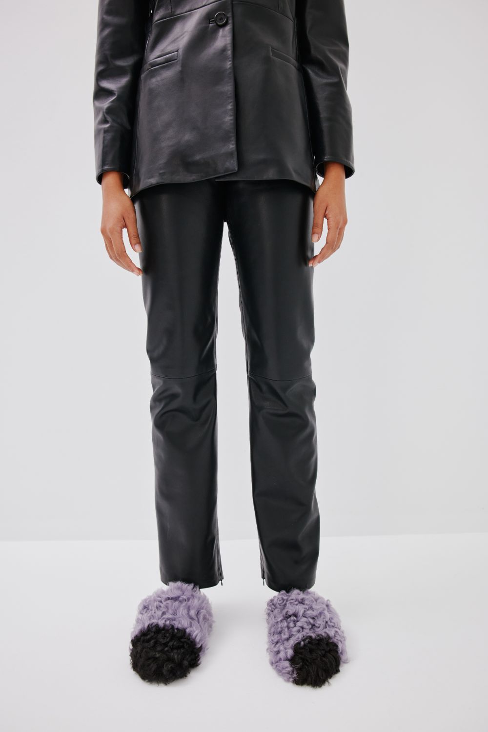 "Home Everywhere" Shearling Slippers - Purple