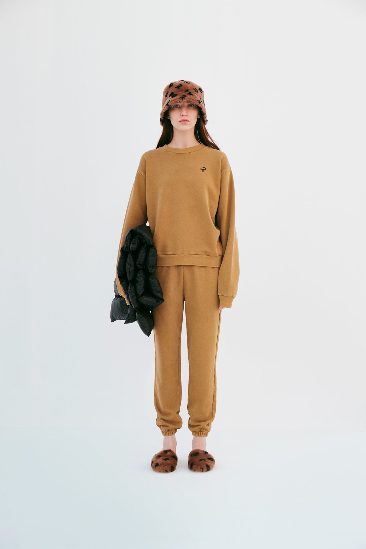Sweatshirt - Olive - Common Leisure