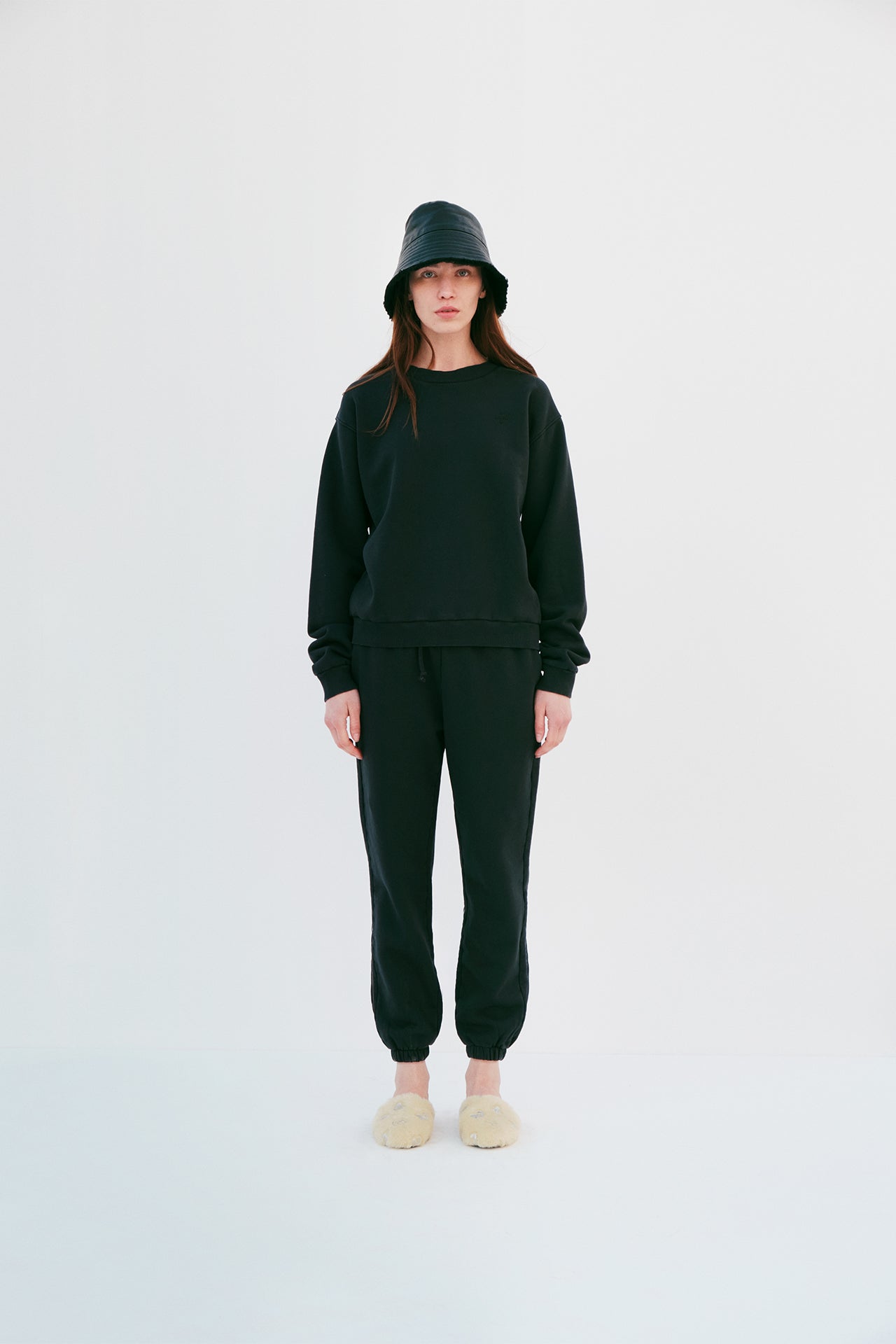 Sweatshirt - Ink Black - Common Leisure