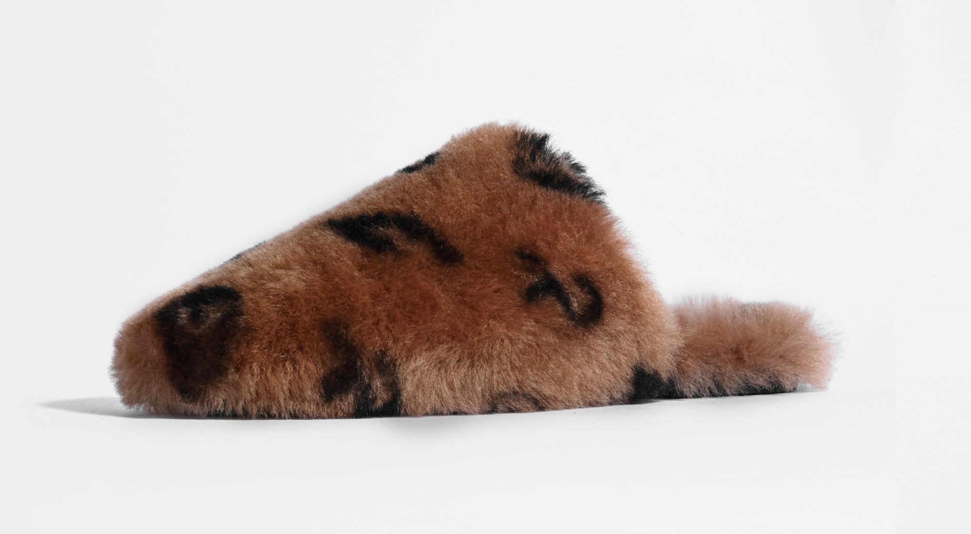 HOME EVERYWHERE SHEARLING SLIPPERS - CHOCOLATE BROWN